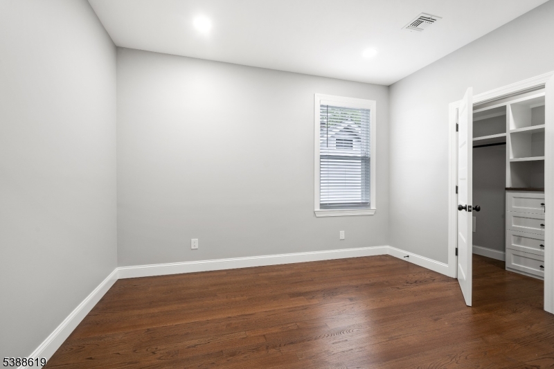 423 New Market Road Piscataway, NJ 08854 - Photo 24 of 41