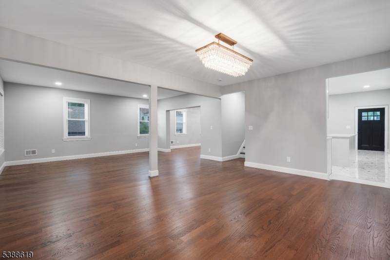 423 New Market Road Piscataway, NJ 08854 - Photo 9 of 41