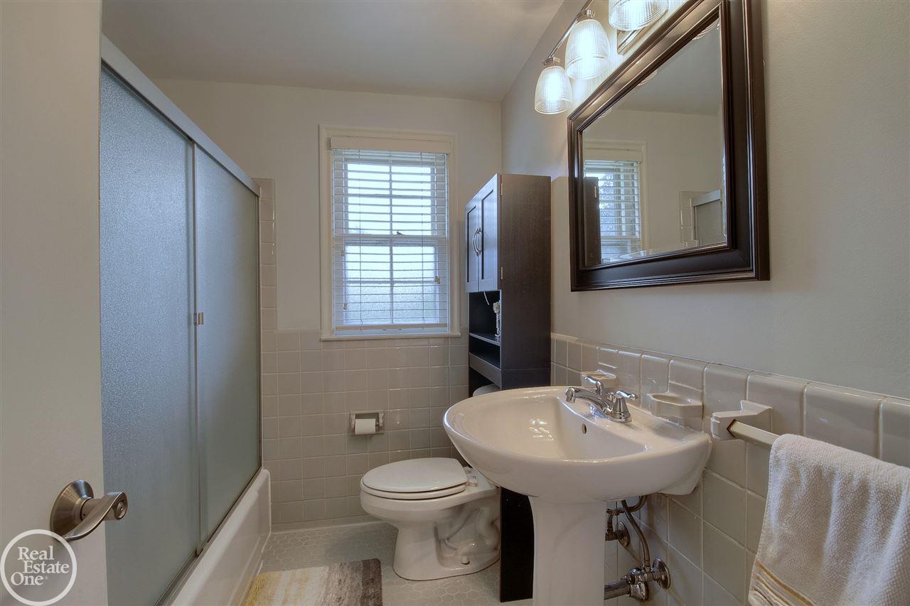 1178 Harvard Road Grosse Pointe, MI 48230 - Photo 23 of 26 31323127-23.JPG