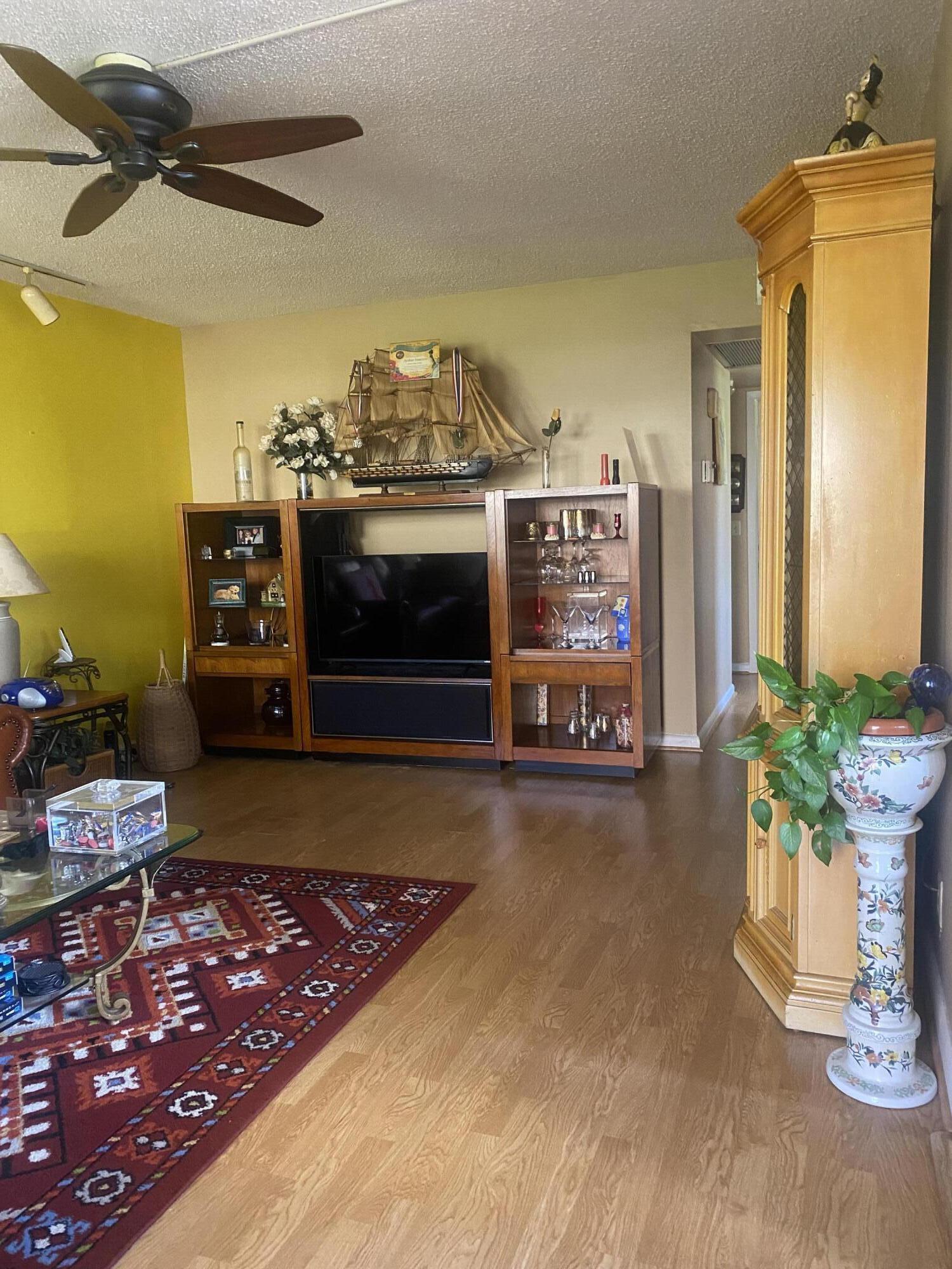 256 Mansfield G Boca Raton, FL 33434 - Photo 7 of 87 IMG_1727