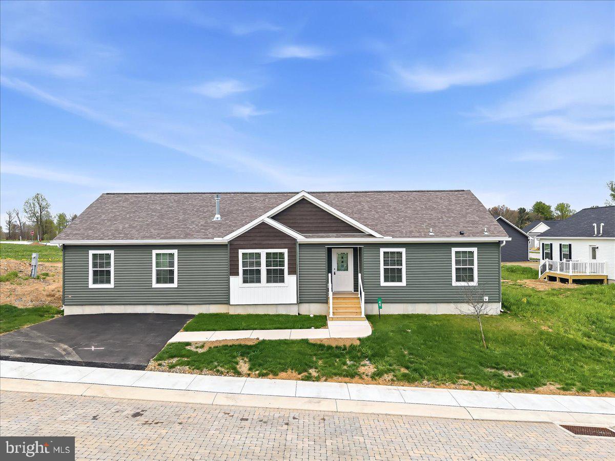 3987 Hastings Road Walnutport, PA 18088 - Photo 1 of 40 front view of house with a yard