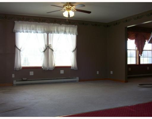 346 Hadley Road Greenville, PA 16125 - Photo 9 of 18 Living Room.