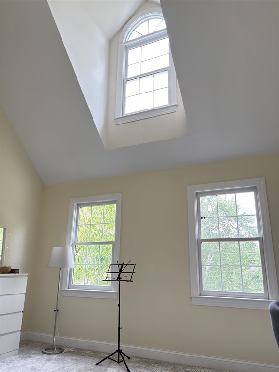 135 Shawsheen Road Bedford, MA 01730 - Photo 17 of 33