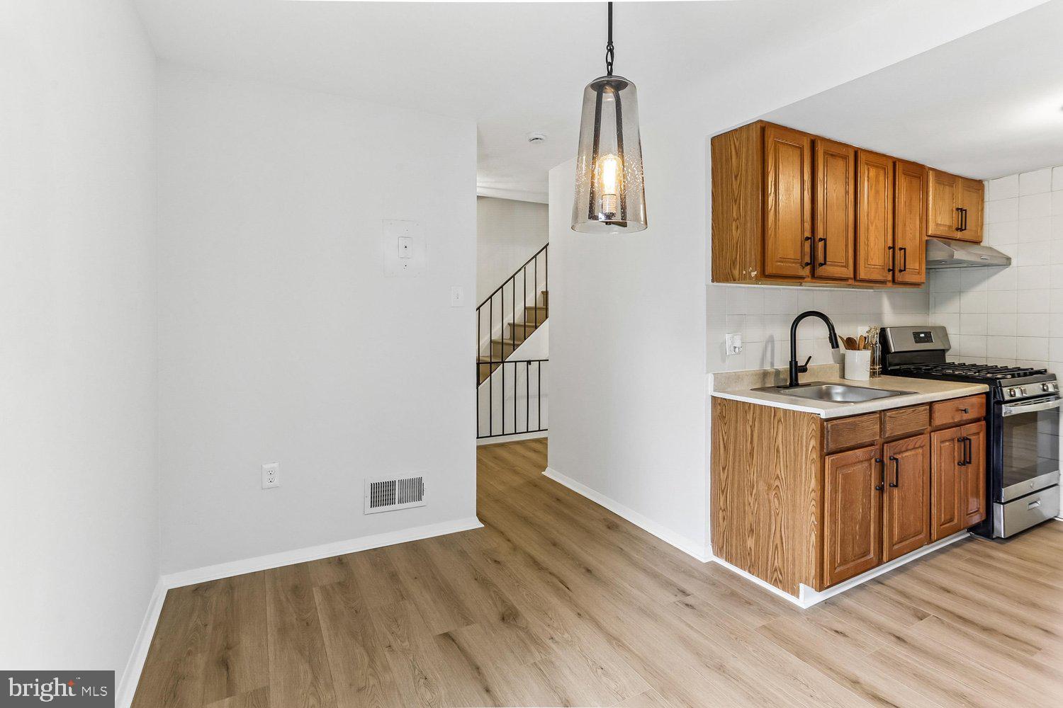 11191 Columbia Pike, Unit 41 Silver Spring, MD 20901 - Photo 13 of 52 Breakfast Area