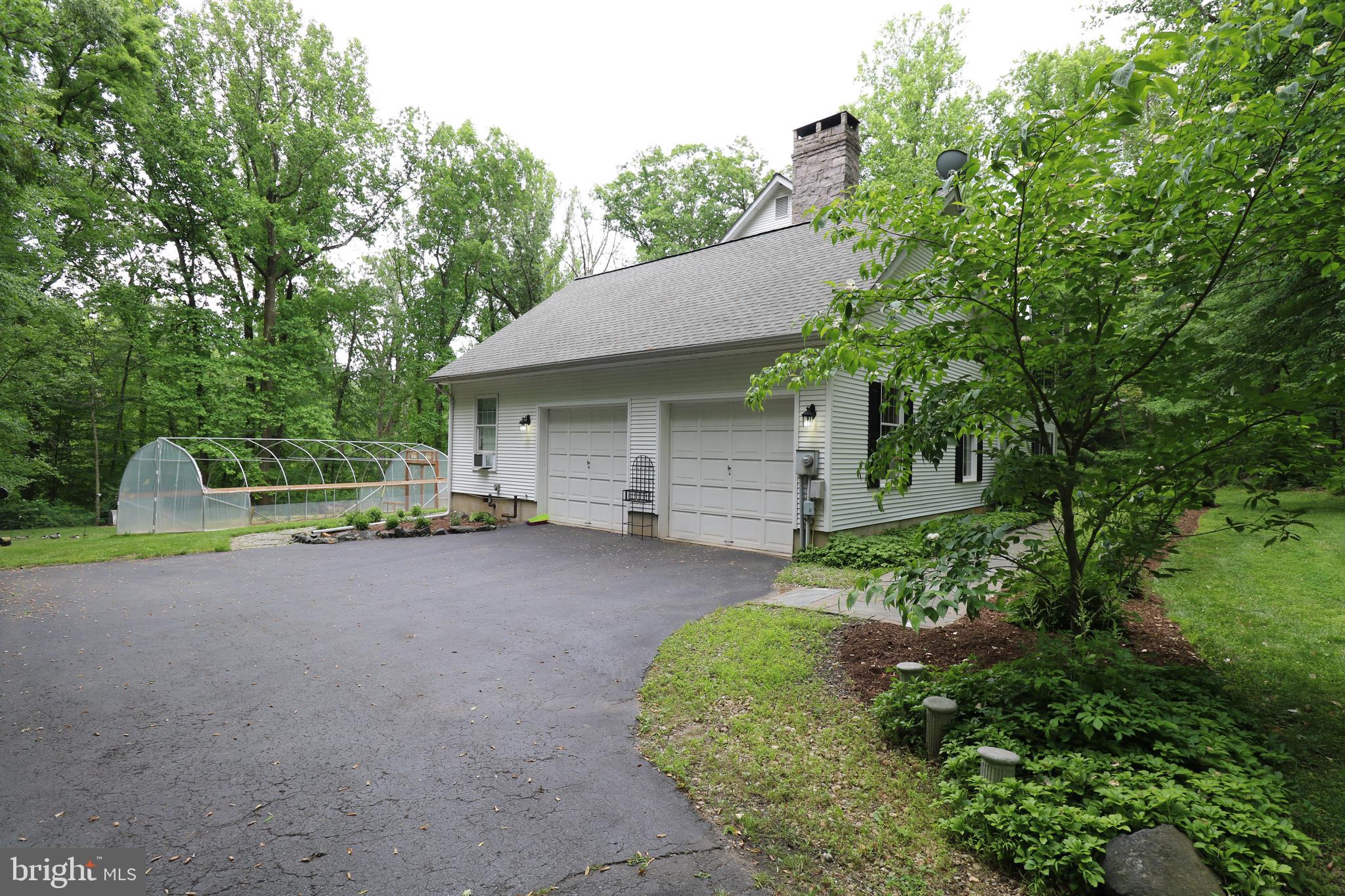 131 Mountain Road Ringoes, NJ 08551 - Photo 42 of 47 Exterior Garage View