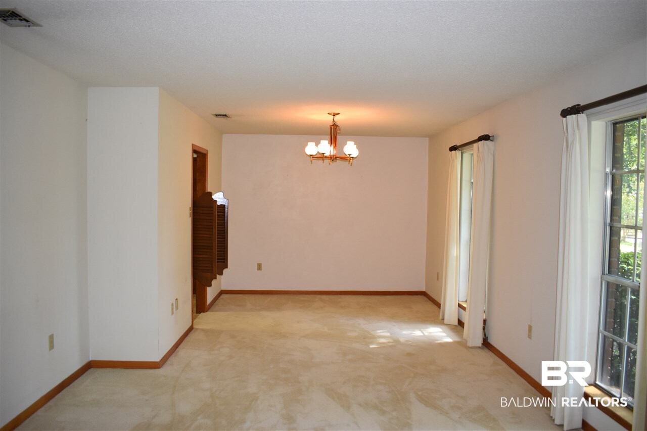 2805 Del Rio Road South Mobile, AL 36693 - Photo 8 of 29