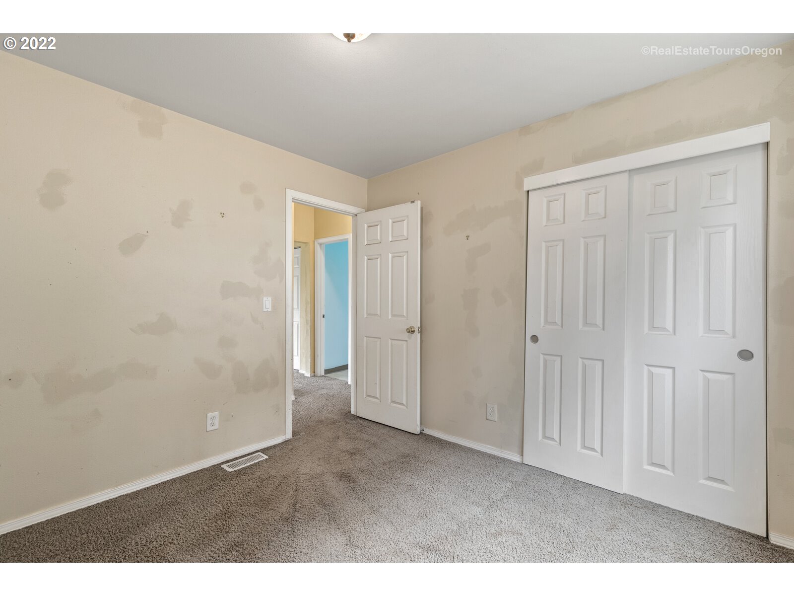 39665 Southwest Gibson Road Gaston, OR 97119 - Photo 7 of 29 a view of an empty room