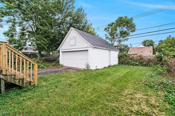 $1,600 | 23739 Cayuga Avenue, Hazel Park, MI 48030