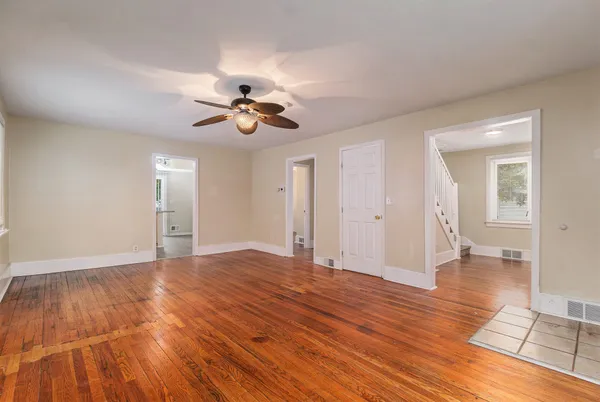 $1,600 | 23739 Cayuga Avenue, Hazel Park, MI 48030