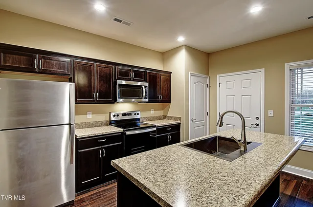 $1,900 | 189 Chucks Alley, Unit 1R, Jonesborough, TN 37659