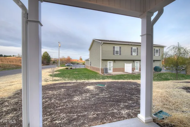 $1,900 | 189 Chucks Alley, Unit 1R, Jonesborough, TN 37659