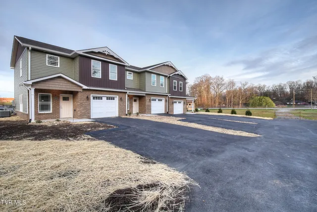 $1,900 | 189 Chucks Alley, Unit 1R, Jonesborough, TN 37659