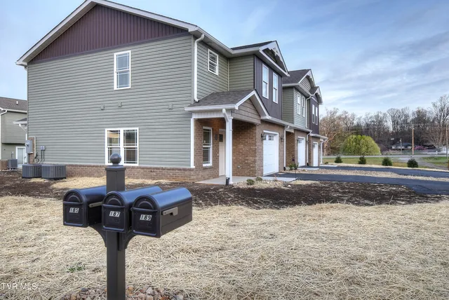 $1,900 | 189 Chucks Alley, Unit 1R, Jonesborough, TN 37659