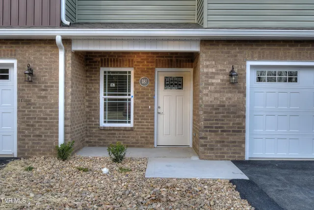 $1,900 | 189 Chucks Alley, Unit 1R, Jonesborough, TN 37659