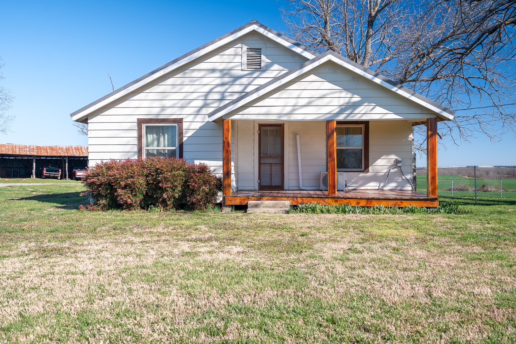 48 Idaho Road Leoma, TN 38468 - Photo 1 of 41 a backyard of a house with yard and outdoor seating