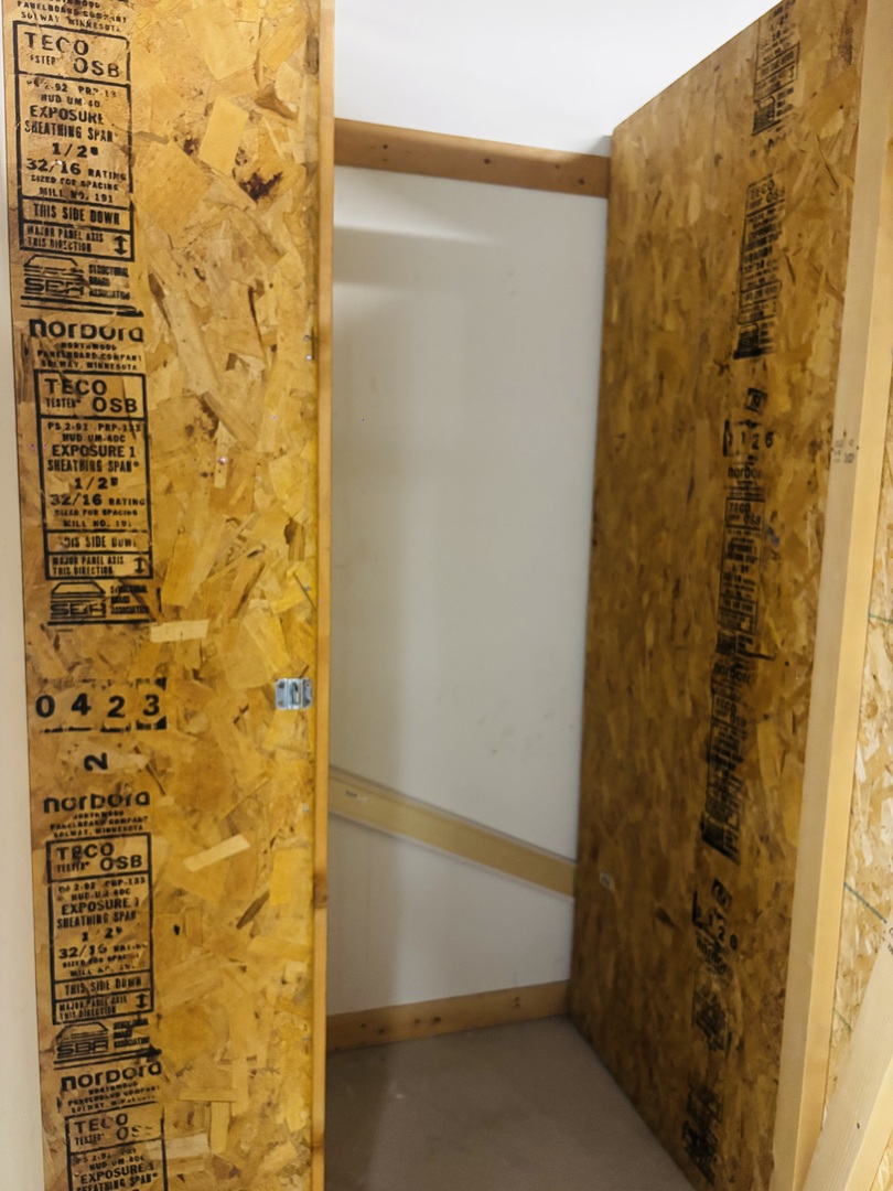 6238 West 26th Street, Unit 201 Berwyn, IL 60402 - Photo 26 of 30 a bathroom with a shower