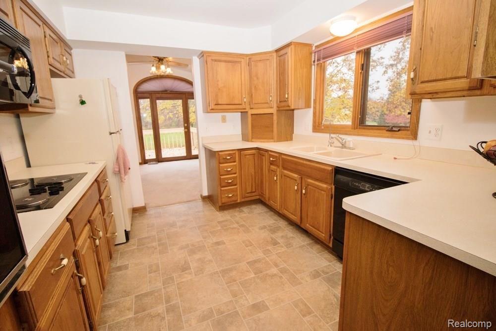 9466 Bergin Road Howell, MI 48843 - Photo 11 of 42 IMG_6326.jpg