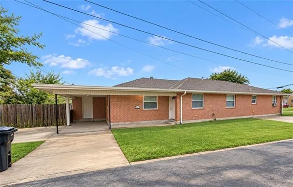 $1,350 | 113 1st Street, Chalmette, LA 70043