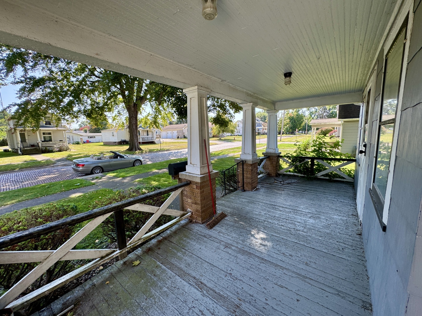 210 North Church Street Princeton, IL 61356 - Photo 3 of 20 a room with yard wooden floor and a table
