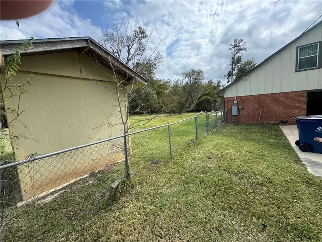 $224,900 | 114 Edgewater Street, Clute, TX 77531