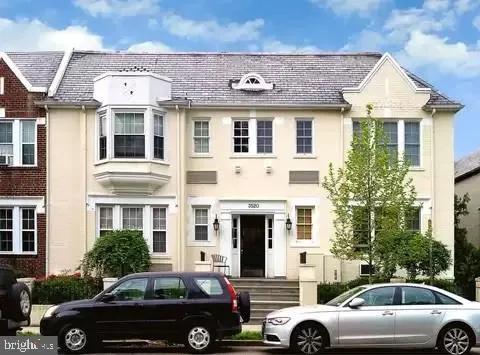 $2,000 | 3520 W Place Northwest, Unit 103, Washington, DC 20007