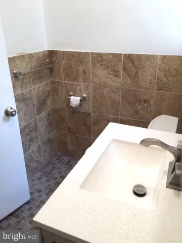 $2,000 | 3520 W Place Northwest, Unit 103, Washington, DC 20007