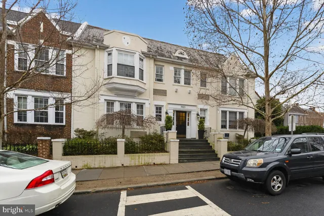 $2,000 | 3520 W Place Northwest, Unit 103, Washington, DC 20007