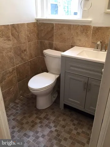 $2,000 | 3520 W Place Northwest, Unit 103, Washington, DC 20007