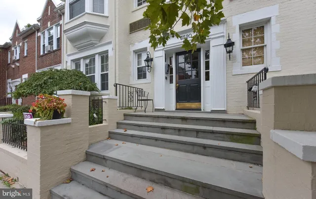 $2,000 | 3520 W Place Northwest, Unit 103, Washington, DC 20007