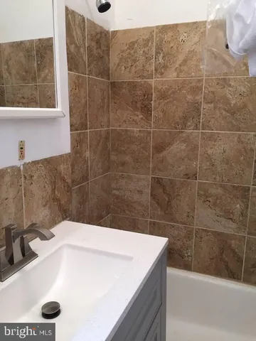 $2,000 | 3520 W Place Northwest, Unit 103, Washington, DC 20007