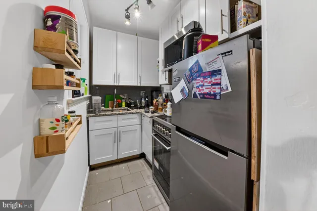 $2,000 | 3520 W Place Northwest, Unit 103, Washington, DC 20007