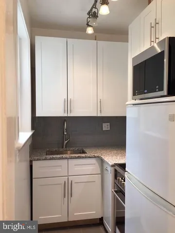 $2,000 | 3520 W Place Northwest, Unit 103, Washington, DC 20007