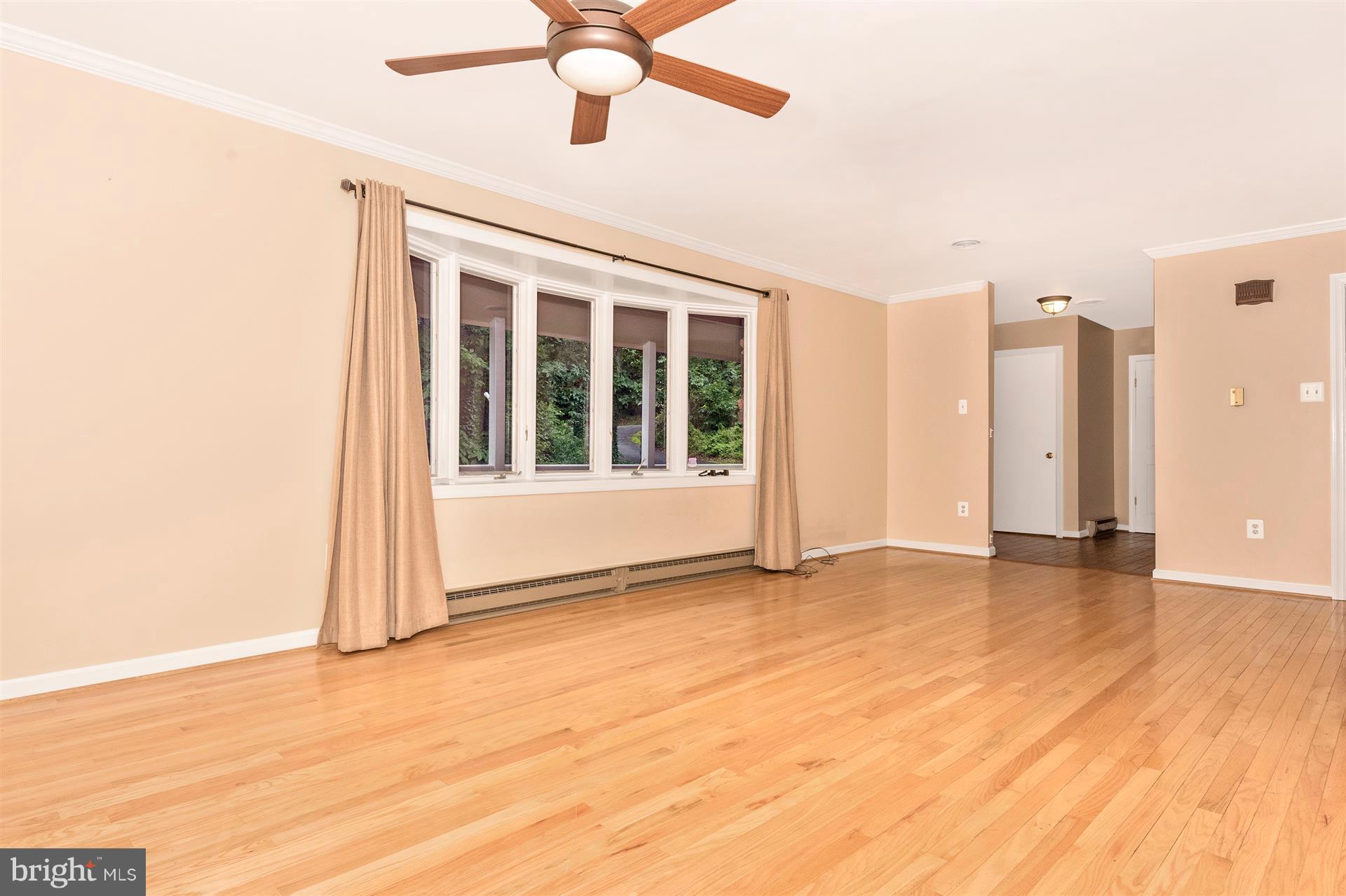 8134 Mountain Laurel Road Boonsboro, MD 21713 - Photo 11 of 27 Living Room