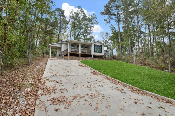 $1,600 | 71 White Oak Street, Point Blank, TX 77364