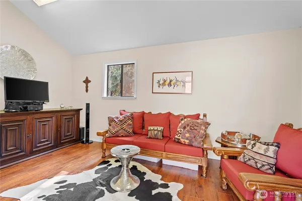 $1,049,000 | 5412 175th Ave Court East, Lake Tapps, WA 98391