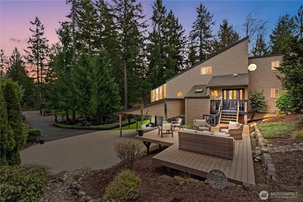 $1,049,000 | 5412 175th Ave Court East, Lake Tapps, WA 98391