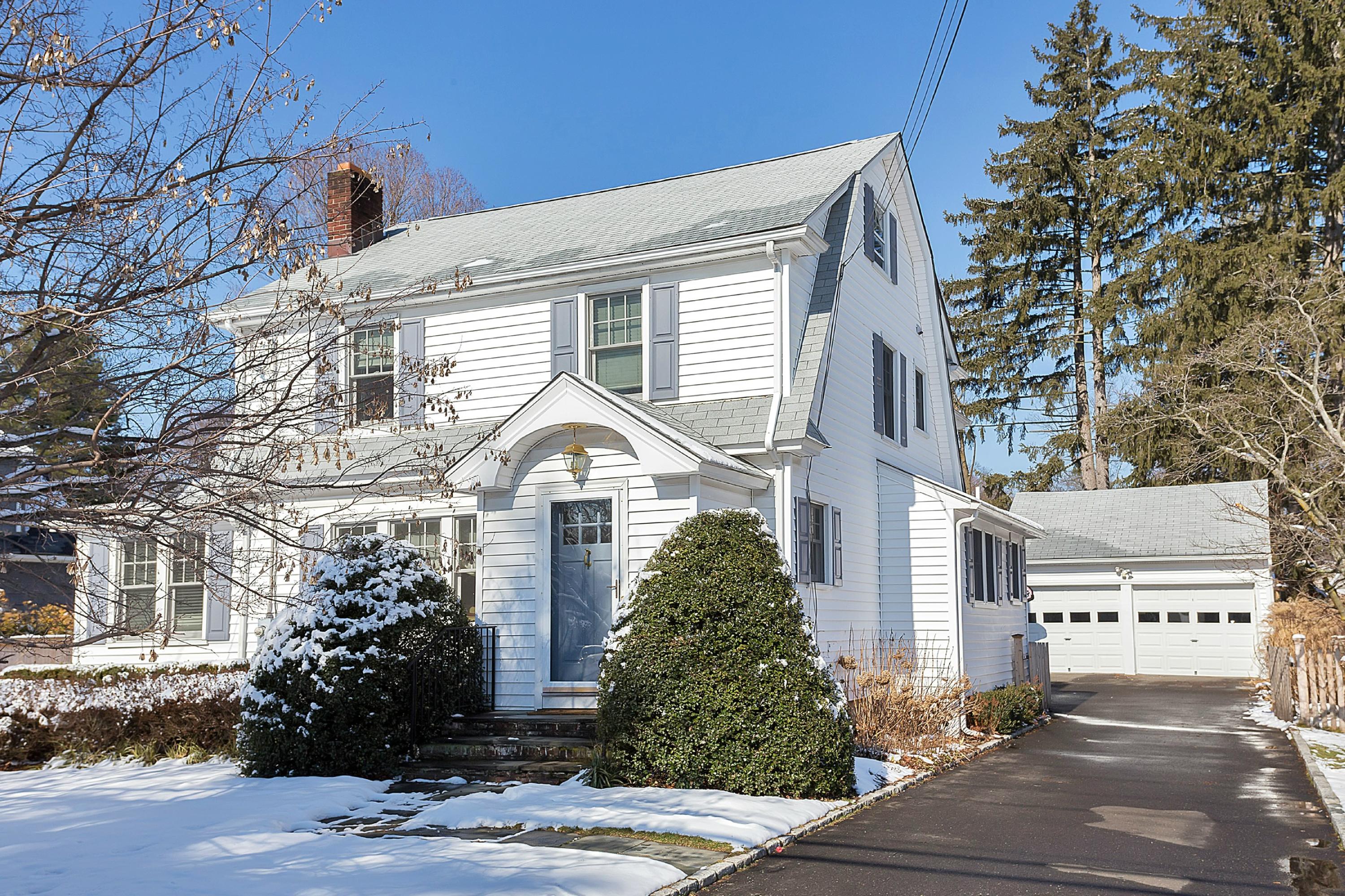 45 Middlesex Road Darien, CT 06820 - Photo 2 of 32 orig__MG_5085_3875464