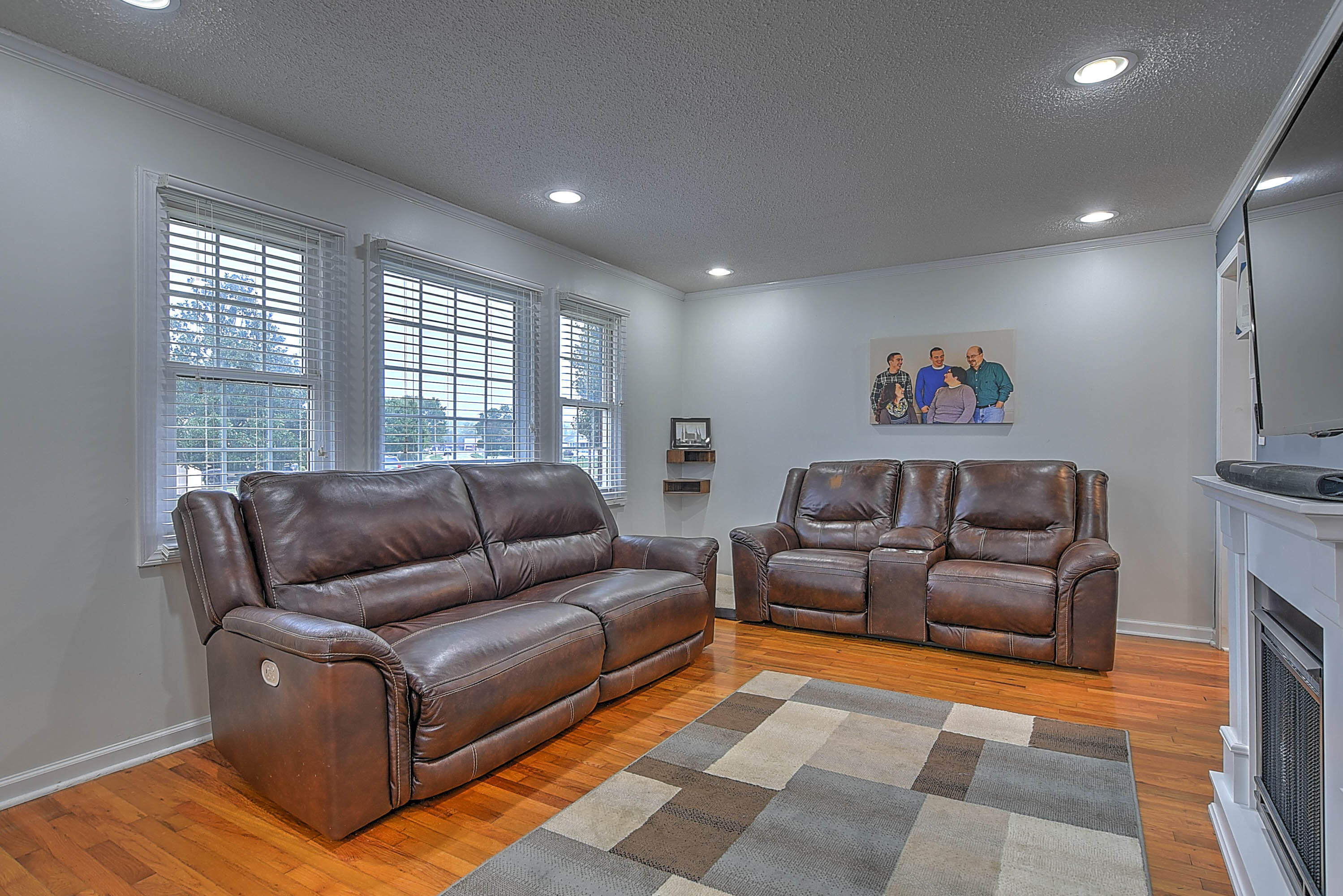 1633 Newbern Road Kingsport, TN 37664 - Photo 3 of 29 Newbern-5