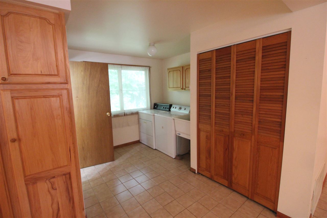 9049 North McKinley Road Flushing, MI 48433 - Photo 10 of 29 31382523-9.JPG