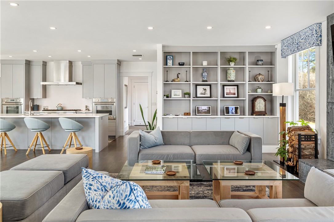 592 Tuckerman Avenue Middletown, RI 02842 - Photo 11 of 50