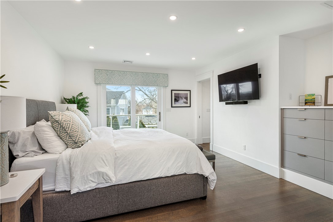 592 Tuckerman Avenue Middletown, RI 02842 - Photo 29 of 50 Guest bedroom
