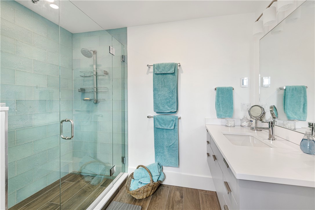 592 Tuckerman Avenue Middletown, RI 02842 - Photo 33 of 50 Guest bathroom