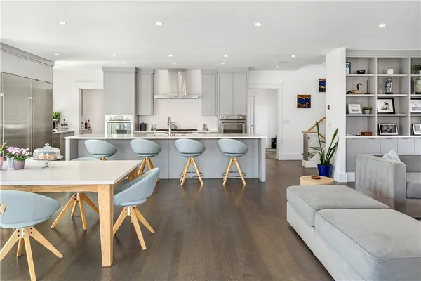 $8,250,000 | 592 Tuckerman Avenue, Middletown, RI 02842