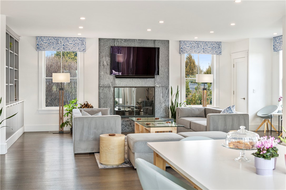 592 Tuckerman Avenue Middletown, RI 02842 - Photo 7 of 50