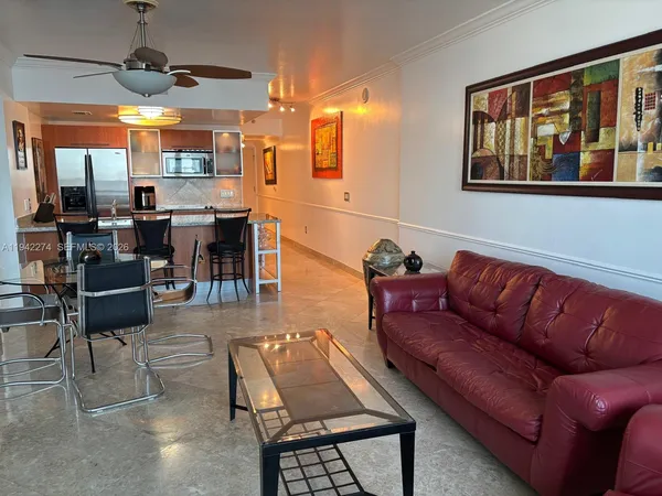 $3,650 | 185 Southwest 7th Street, Unit 1502, Miami, FL 33130
