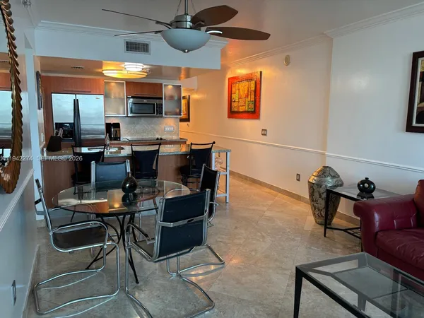 $3,650 | 185 Southwest 7th Street, Unit 1502, Miami, FL 33130