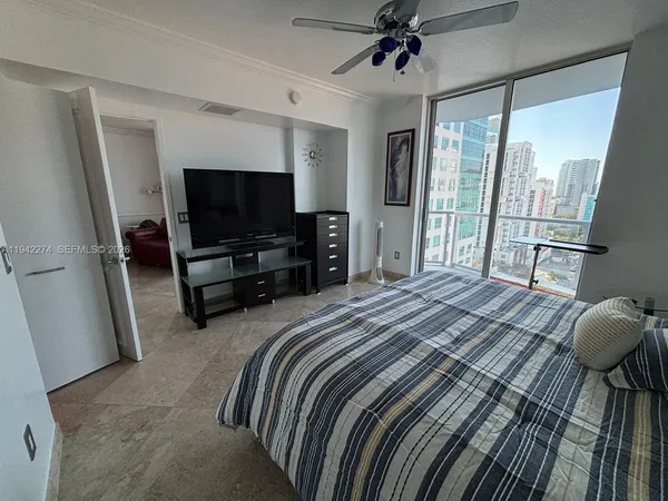 $3,650 | 185 Southwest 7th Street, Unit 1502, Miami, FL 33130