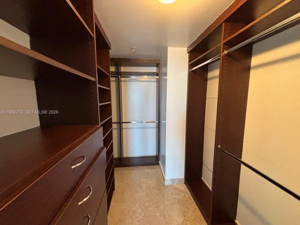 $3,650 | 185 Southwest 7th Street, Unit 1502, Miami, FL 33130