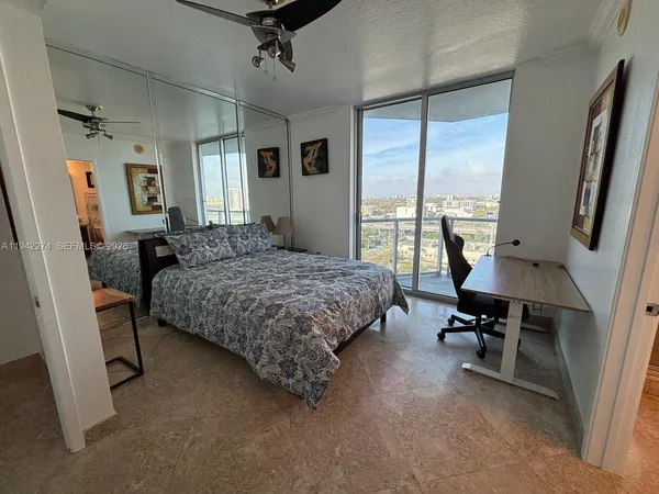 $3,650 | 185 Southwest 7th Street, Unit 1502, Miami, FL 33130