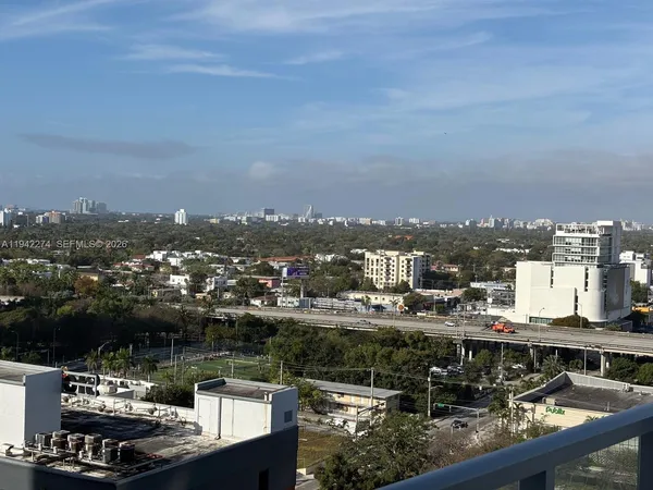 $3,650 | 185 Southwest 7th Street, Unit 1502, Miami, FL 33130